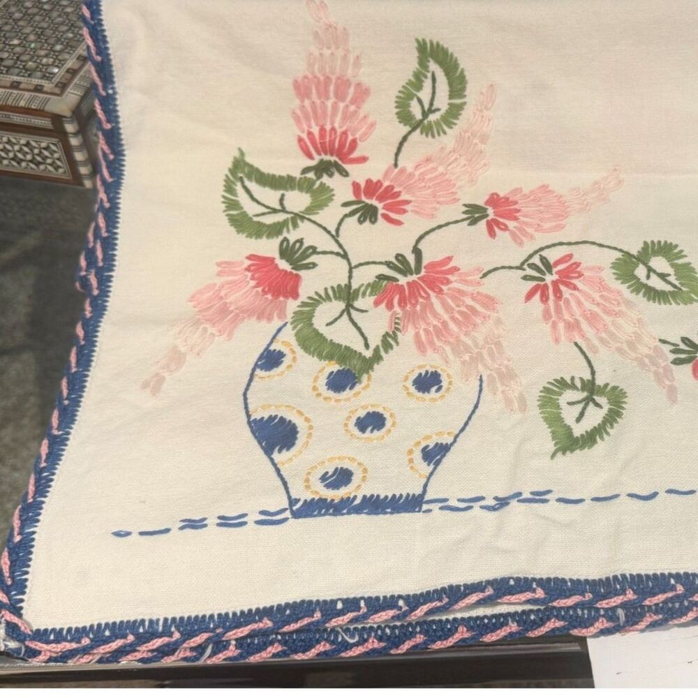 Vintage Floral Tablerunner